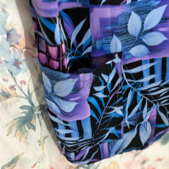 Vintage Vibrant Abstract Patterned Blouse - Picture 4 of 12